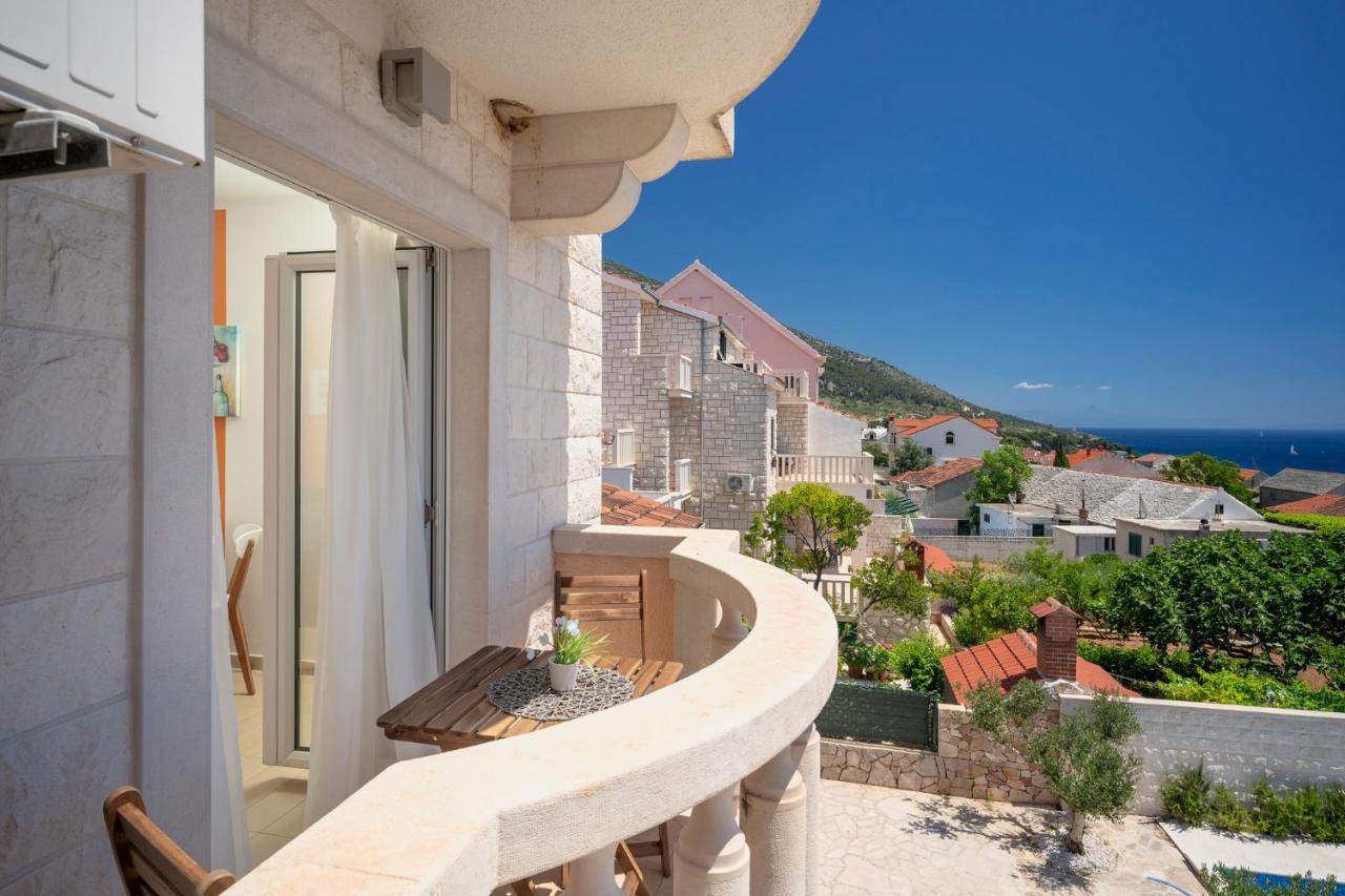 Hektorovic Poolside Apartments Bol Esterno foto