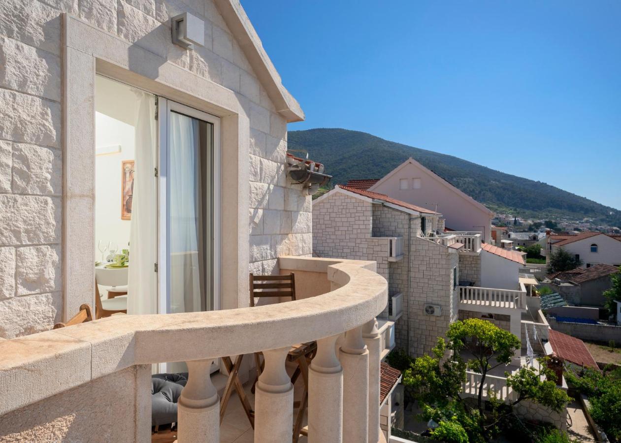 Hektorovic Poolside Apartments Bol Esterno foto