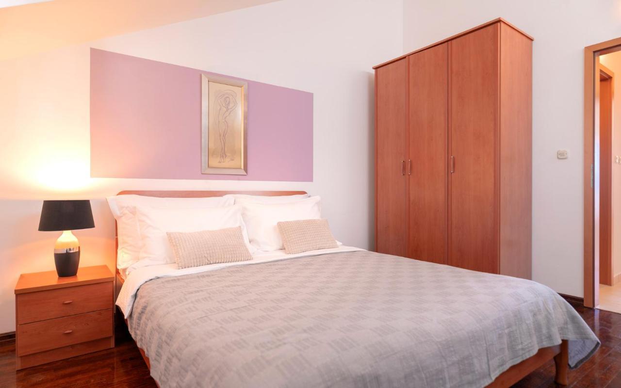 Hektorovic Poolside Apartments Bol Esterno foto